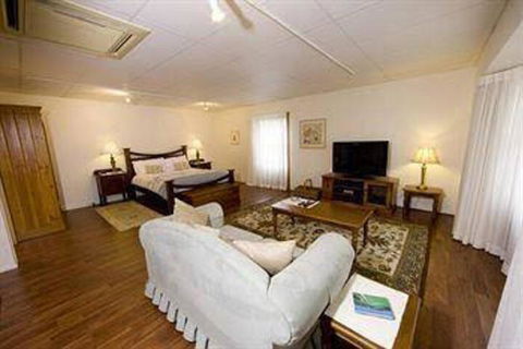 Montville Attic - Accommodation Asia 4