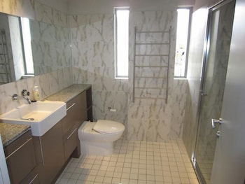 Wyndel Apartments - Harbour Watch - Accommodation Asia 5