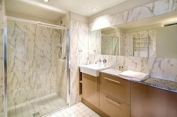 Wyndel Apartments - Harbour Watch - Accommodation Asia 4