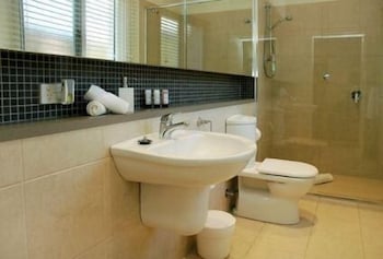 Plantation House - Accommodation Guide 1