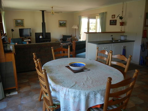 Taralee Orchards - Accommodation Guide 5