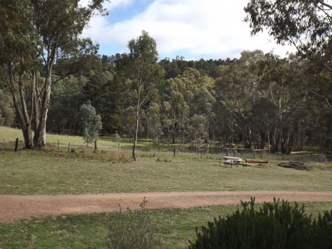 Taralee Orchards - Accommodation Guide 1