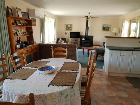 Taralee Orchards - Accommodation Guide 4