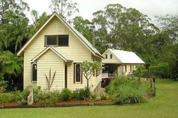Glass House Mountains Ecolodge - Accommodation Guide 1
