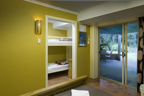 Glass House Mountains Ecolodge - Accommodation Guide 3