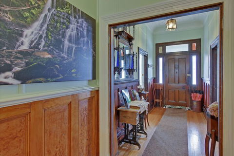 Mt Lyell Anchorage - Accommodation Asia 1