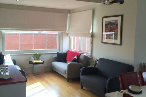 Gregory House - Accommodation Guide 3