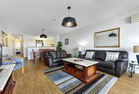 Goldsborough Place Apartments - Accommodation Guide 6