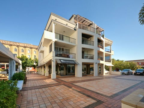 Goldsborough Place Apartments - Accommodation Guide 0