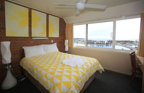 Pacific Heights Holiday Apartments & Munn's Tower House - Accommodation Asia 4