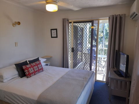Airlie Apartments - Accommodation Guide 6