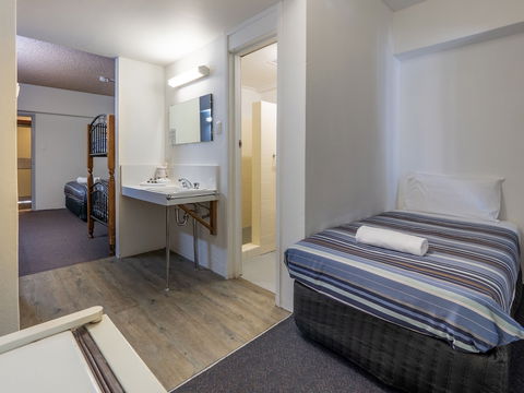 Banjo Paterson Inn - Accommodation Asia 1