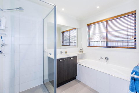 SURFSIDE GETAWAY In PICTURESQUE INVERLOCH - Accommodation China 5