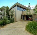 STYLISH HOLIDAY HOME OPPOSITE SURF