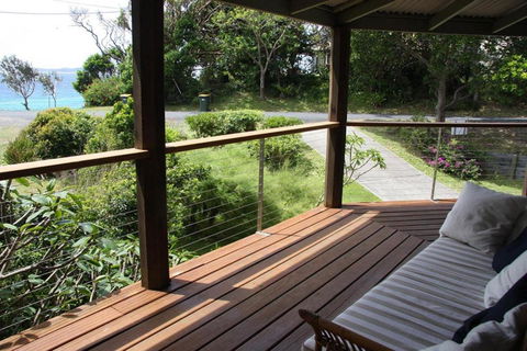 FAR SHORE - Accommodation Guide 3