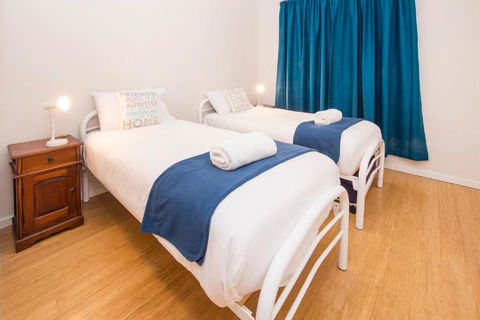 Beach Haven - Accommodation Guide 6