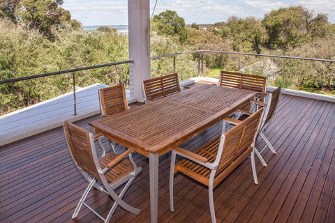 Calm Waters - Accommodation Guide 5