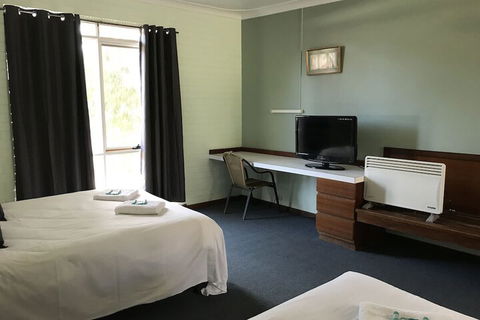 Walpole Hotel Motel - Accommodation Asia 2