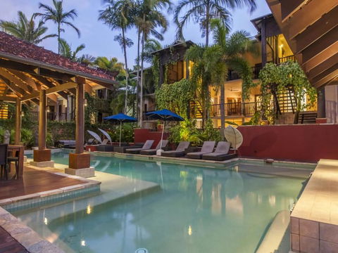 Poolside Studio - Accommodation Asia 4