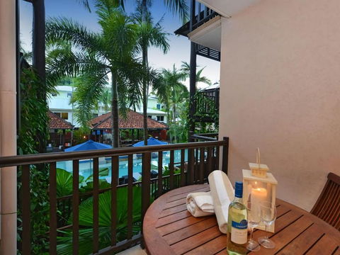 Poolside Studio - Accommodation Asia 6