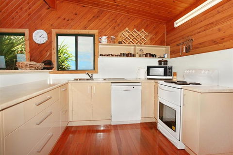 38 Pacific Terrace Coolum Beach Linen Supplied - Accommodation Asia 2