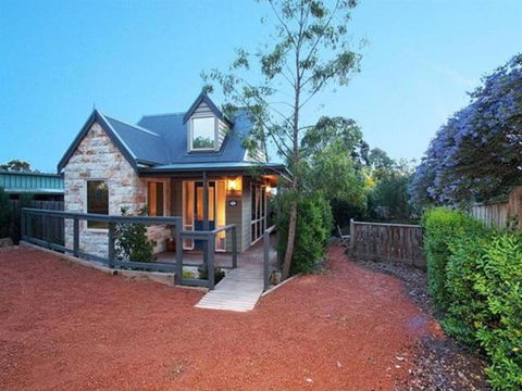 Two Truffles Cottages - Accommodation Asia 6