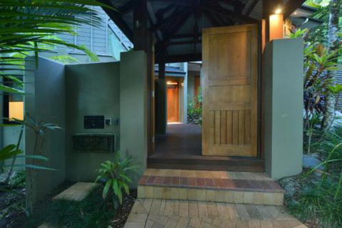 OneLuxe Port Douglas - Accommodation Asia 4