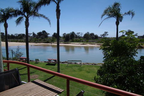 Beachfront 4 25 Willow Street - Accommodation Asia 6