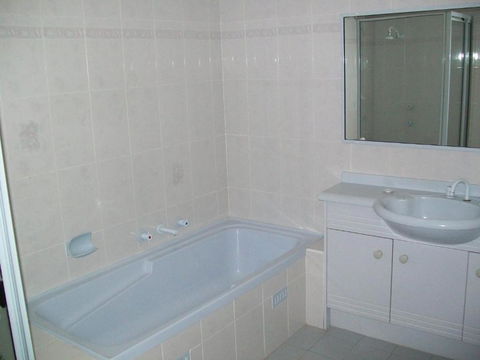 Mainsail 10 17 Owen Street - Accommodation Asia 6