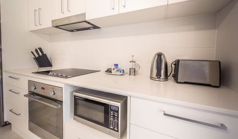 Escape At Nobbys Executive Townhouse 1 74 Pacific Drive - Accommodation Guide 6