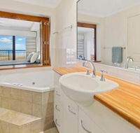 Luxury Beach Unit Dolphin Heads - Accommodation Asia