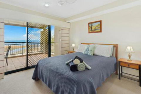 Luxury Beach Unit Dolphin Heads - Accommodation Asia 2