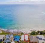 Avalon 4 right across the road from convent beach uninterrupted views - Accommodation Asia