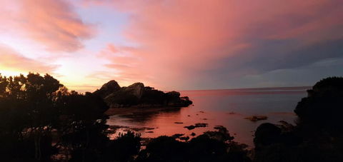 Goat Island Bungalow - Accommodation Guide 3