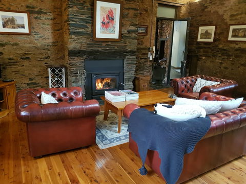 William Hunts Retreat Cypress Studio - Accommodation Guide 2