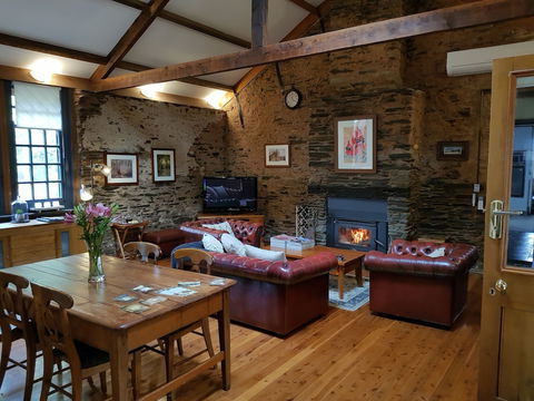 William Hunts Retreat Cypress Studio - Accommodation Guide 1