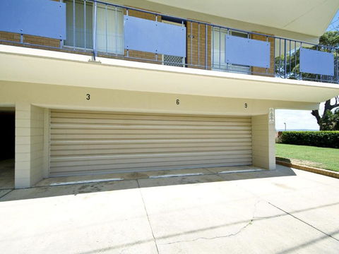 6 SHOAL TOWERS 11 SHOAL BAY RD STUNNING WATER VIEWS & PERFECT LOCATION - Accommodation Guide 3