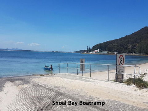 6 SHOAL TOWERS 11 SHOAL BAY RD STUNNING WATER VIEWS & PERFECT LOCATION - Accommodation Guide 2