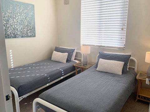 6 SHOAL TOWERS 11 SHOAL BAY RD STUNNING WATER VIEWS & PERFECT LOCATION - Accommodation Guide 1