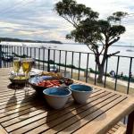 6 SHOAL TOWERS 11 SHOAL BAY RD STUNNING WATER VIEWS & PERFECT LOCATION - Accommodation Guide 0