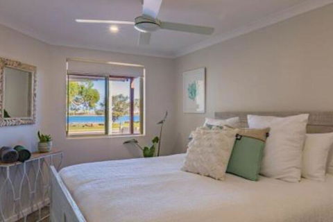 Starboard Views Kalbarri River Front Apartment - Accommodation Asia 5