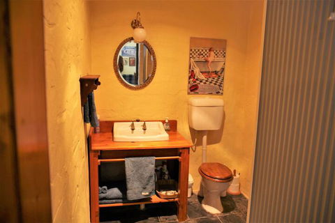 Griffiths Cottage - Accommodation Guide 7