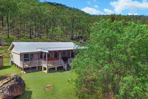 Rosamund House In Broke 4br House In Walking Distance To Cellar Doors - Accommodation Asia 4