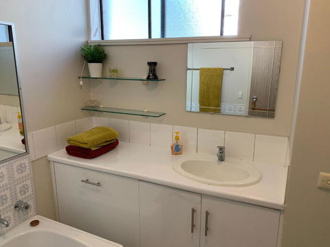 Hurstville Home With A View Comfort & Style - Accommodation Guide 1