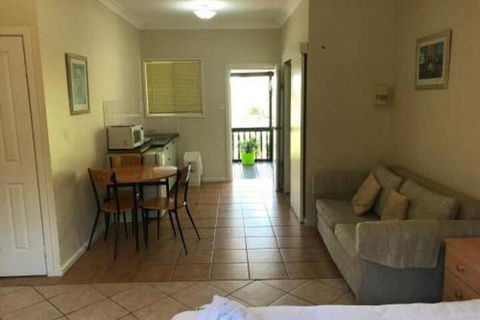 Wamberal Cottage - Accommodation Guide 3