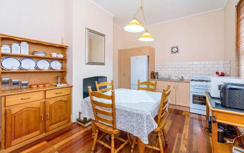 Eliza 1875 Red Brick Duplex Townhouse - Accommodation Guide 3