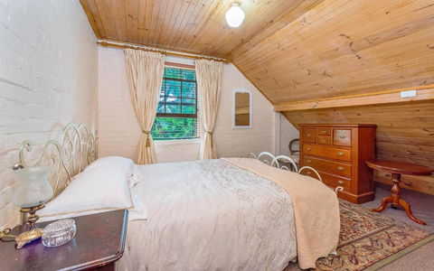 Eliza 1875 Red Brick Duplex Townhouse - Accommodation Guide 2