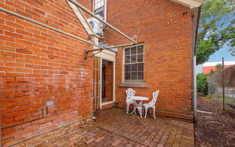 Eliza 1875 Red Brick Duplex Townhouse - Accommodation Guide 1