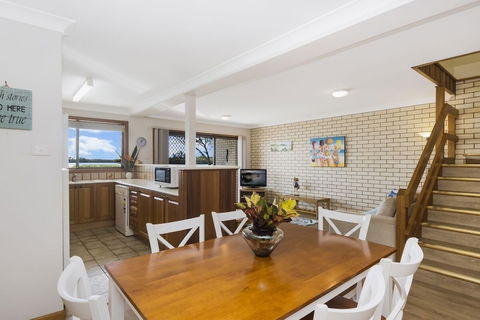 Peninsula Court 6 - Accommodation Asia 5
