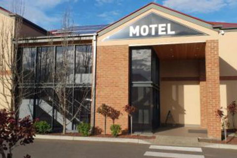Hogans Motel - Accommodation Guide 0